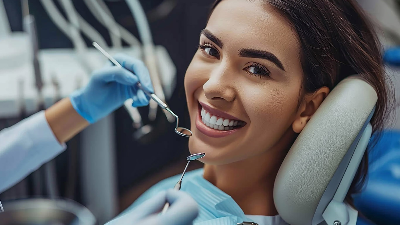 Zbardhimi i Dhëmbëve: Metodat, Efektet dhe Kujdesi pas trajtimit